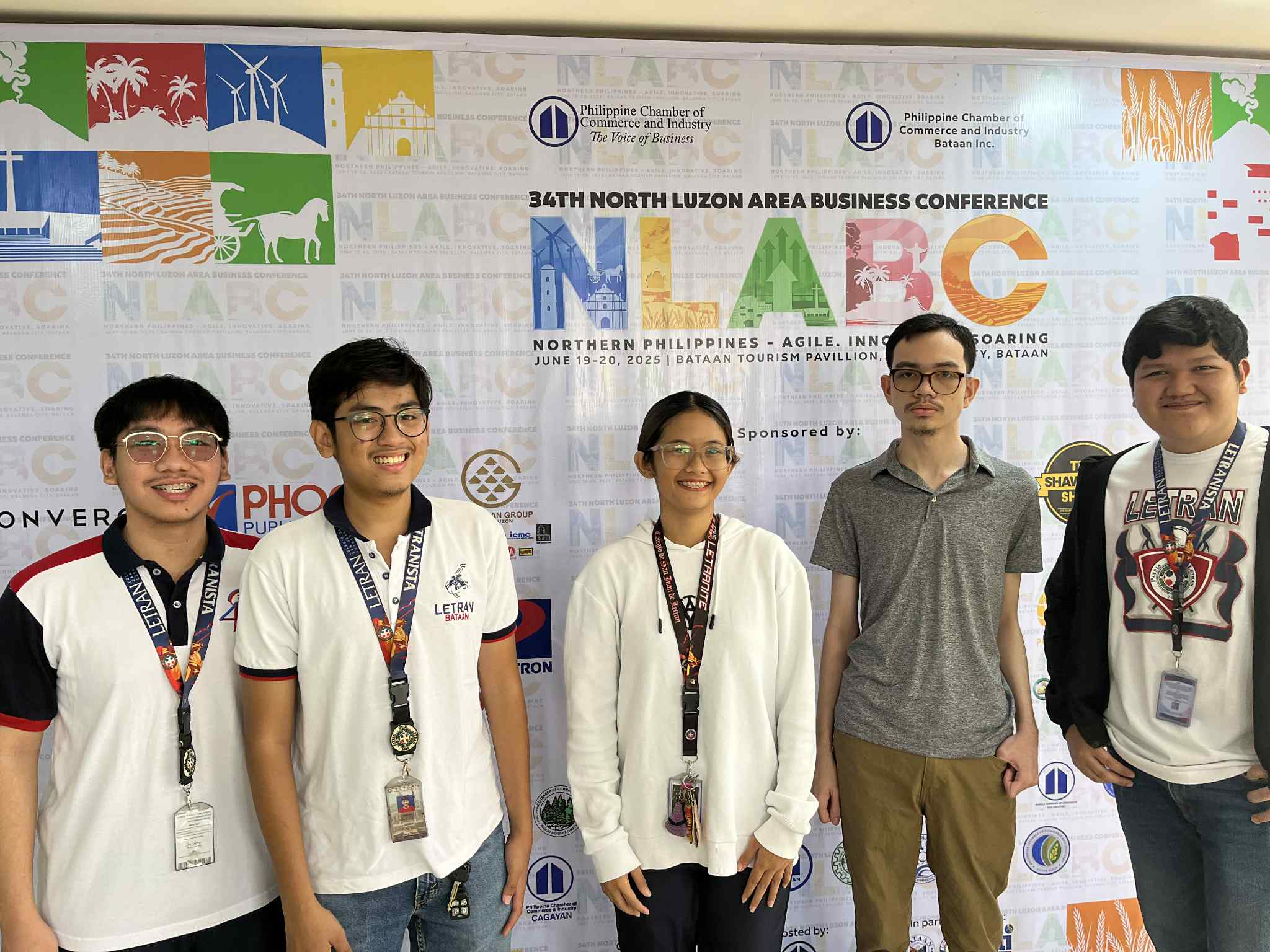 Hackathon Group Photo 1